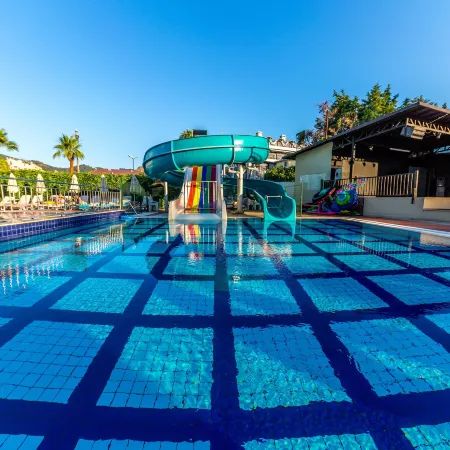Julian Club Hotel