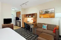 TownePlace Suites New Orleans Harvey/West Bank - Gym