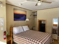 Mountain View Motel & Campground - parking