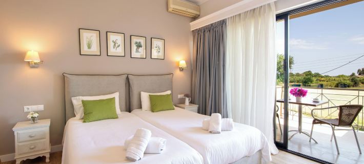 Ipsos Holidays Hotels in Feakes