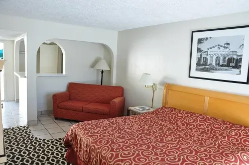 Delos Reyes Palm Springs