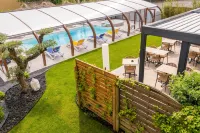 Logis Hôtel Restaurant le Clos Fleuri - Pools