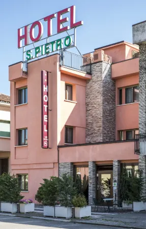 Hotel San Pietro Отели в г. Моццекане
