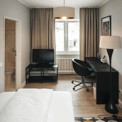 Hotel Freihof am Roland Hotels near Rissen