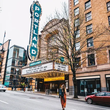 The Duniway Portland, A Hilton Hotel Отели рядом с достопримечательностью «Музей искусства Портленда»