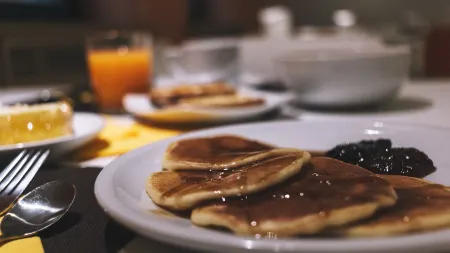 Domus Helena Отели рядом с достопримечательностью «Церковь св. Марцелина и св. Петра»