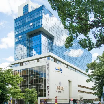 Bristol Central Park Hotel Отели рядом с достопримечательностью «Триумфальная Арка»