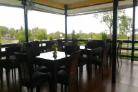 Donsak Ville Hotels in der Nähe von WAREHOUSE 18 Pool & Cafe
