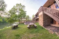 Skyline Lodge Отели в г. 