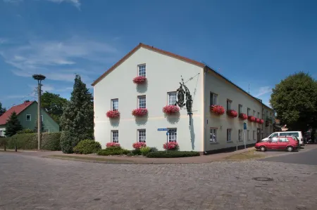 Hotel & Gasthaus Zum Eichenkranz Отели в г. Тельтов-Флеминг