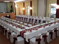 Hotel & Gasthaus Zum Eichenkranz Hotels in Luckenwalde