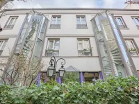Le Hameau de Passy Hotels near 16th arr.
