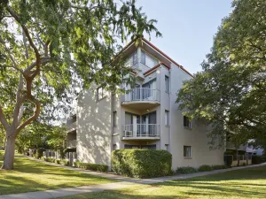 Pinnacle Apartments