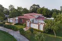 Raj Niwas Palace Hotels in Bharatpur