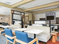 Hyatt House Austin/Downtown Hotels near Austin Central Library