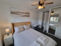 Captivating 3-Bed House in Strood Rochester Kent Hotels near Charles Dickens Chalet