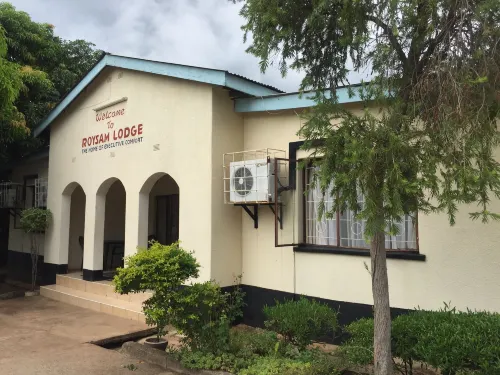 Roysam Lodge Hotels in Simonga