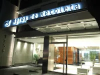 Ayres Apartments Recoleta - Uriburu 1756 Hoteles cerca de Cementerio de la Recoleta