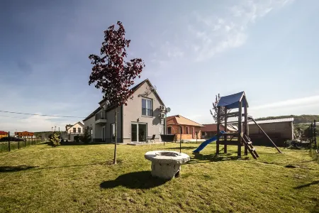 Szabolcs Apartments Отели в г. Эгерский яраш