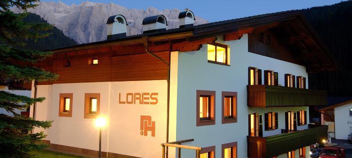 Apartments Lores Отели в г. Сельва-ди-Валь-Гардена