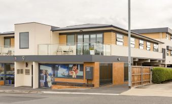 Kangaroo Bay Apartments