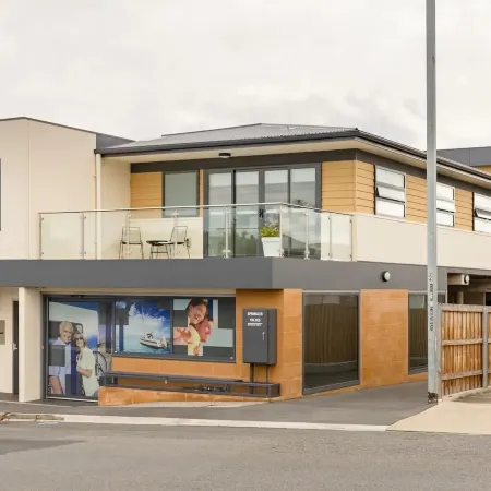 Kangaroo Bay Apartments