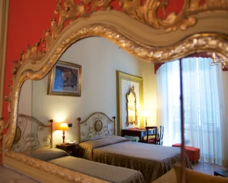 โรงแรมลาลูนา โรงแรมในลุกกา