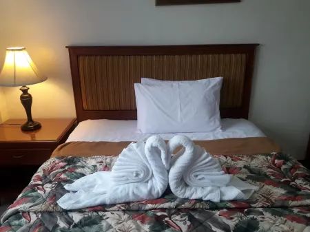 S & C Hotel Suites & Apartment