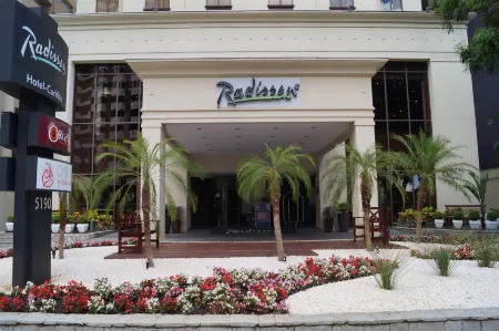 Radisson Hotel Curitiba Отели рядом с достопримечательностью «Largo da Ordem»