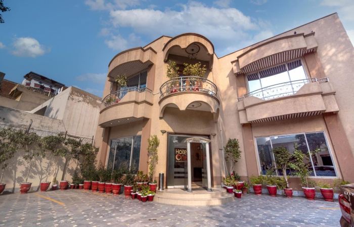 Hotel One Lalazar Multan
