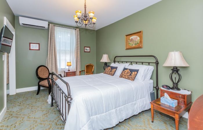Historic Hotel Broadalbin
