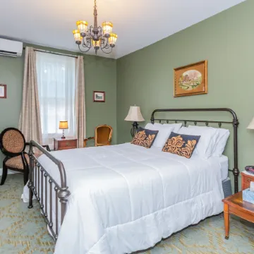 Historic Hotel Broadalbin