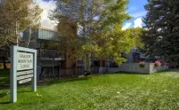 Shadow Mountain Lodge