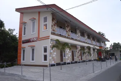 Denofe House Hotel dekat Galery Channa Cirebon