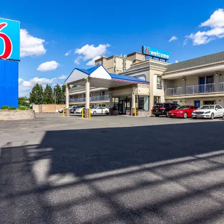 Motel 6 Elizabeth, NJ - Newark Liberty Intl Airport
