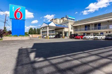 Motel 6 Elizabeth, NJ - Newark Liberty Intl Airport