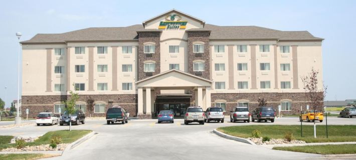 Expressway Suites Fargo Hotels in Cass County