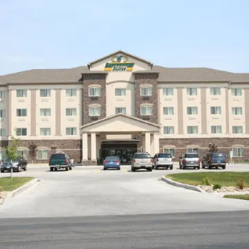 Expressway Suites Fargo