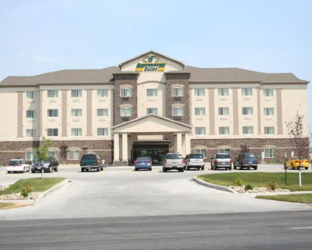 Expressway Suites Fargo Hotels in Cass County