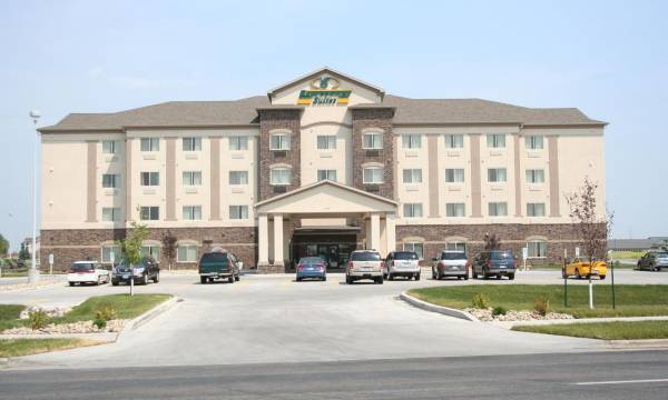 Expressway Suites Fargo