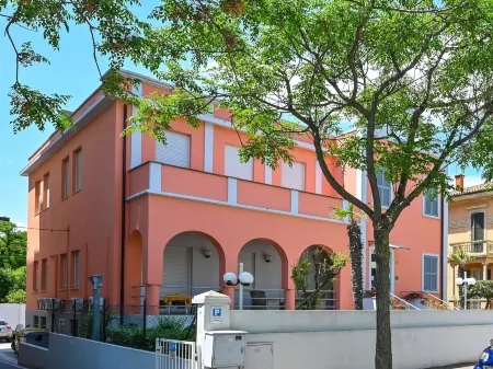 Amadei Hotel Blumen Отели рядом с достопримечательностью «Sfera Grande di Pomodoro»