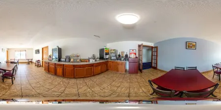 Econo Lodge Inn & Suites Отели в г. Линдон