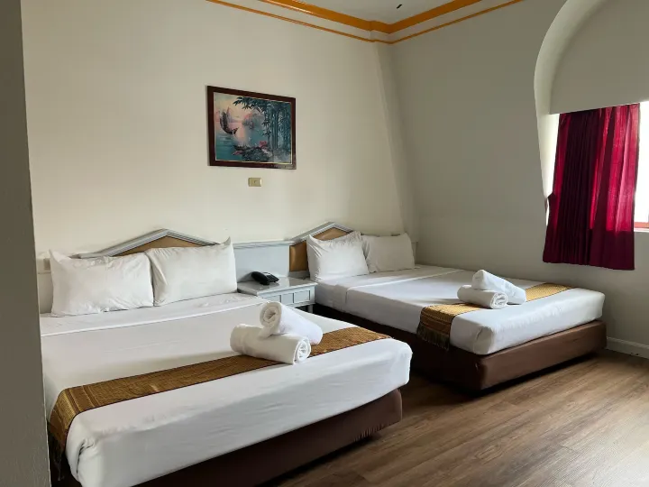 Merlin Grand Hotel