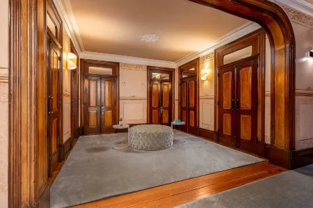 Youropo - Bolhao Отели рядом с достопримечательностью «Кристалл Паллада»