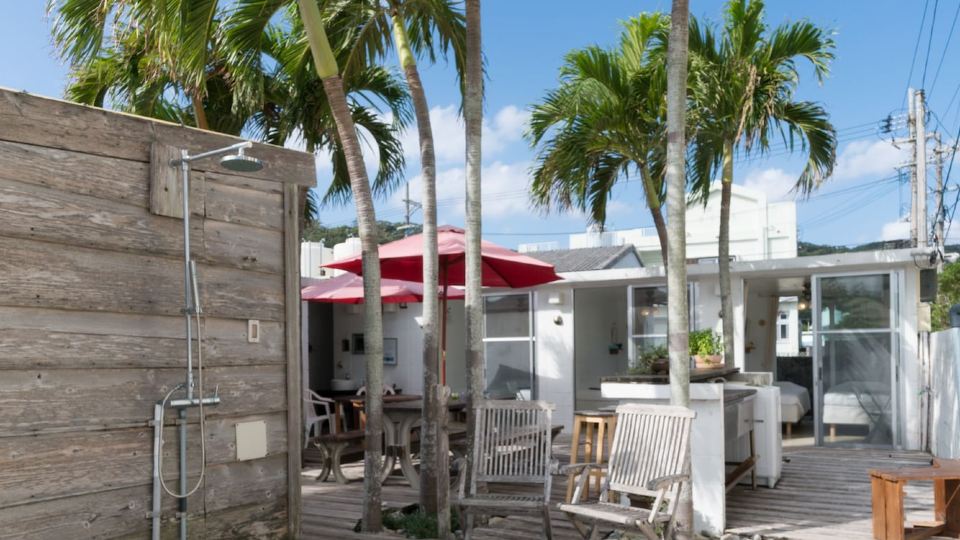 Hanamuro Inn AKA Island