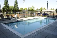 TownePlace Suites Redding - piscine