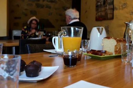 Moulin Pont Vieux Chambres d'hôtes Отели в г. Сен-Лоран-Сюр-Севр