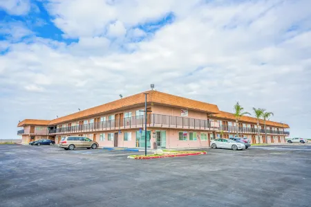 Economy Inn Buttonwillow Bakersfield I-5 Отели в г. Баттонвиллоу