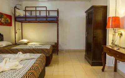 Mi Casa Es Tu Casa House Hotell i Suryodiningratan