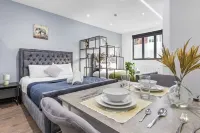 Stylish Studio Apt by Stay Smart Short Lets & Serviced Accommodation Woodstock with Free WiFi